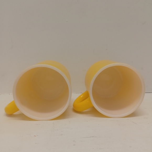 Vintage Hazel Atlas 1950-60s Milk Glass Yellow Mugs Citrus Peel Texture Set of 2 - Picture 3 of 10